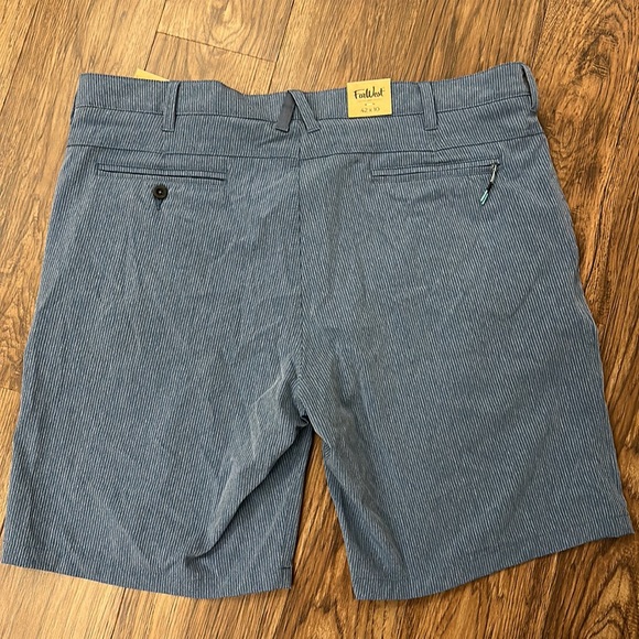 BNWT Men’s Farwest shorts. - Picture 2 of 2